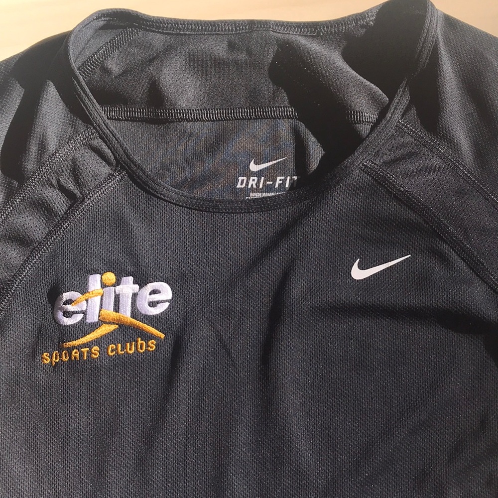 Nike tshirt - Picture 3 of 5